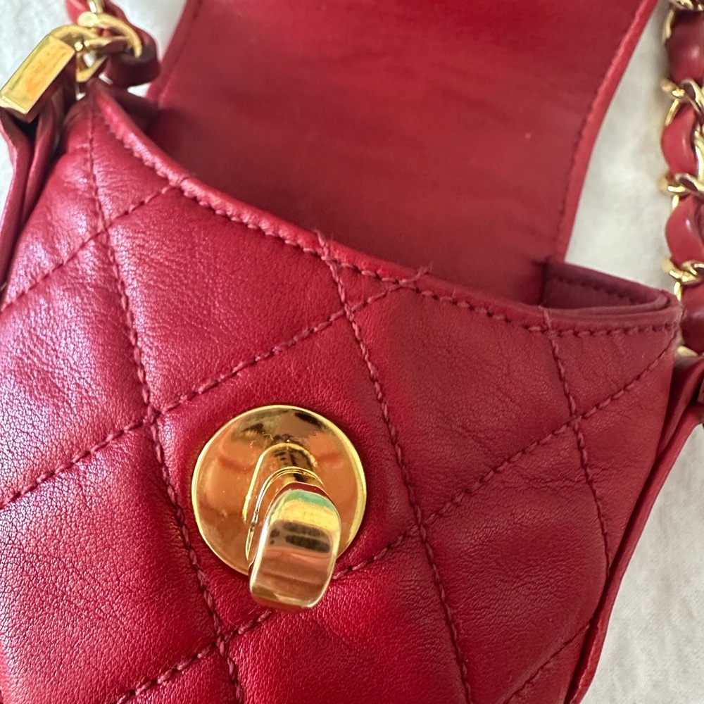 CHANEL Scarlet Quilted Wristlet - Picture 10 of 16